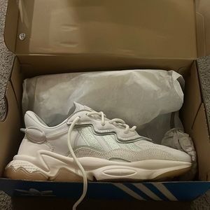 Brand new OZWEEGO Size 8